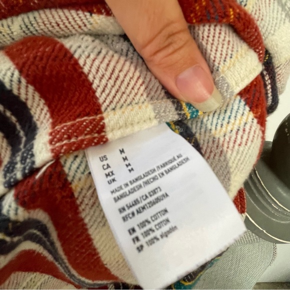 American Eagle shacket overshirt jacket thick flannel plaid red black and cream - Picture 6 of 7